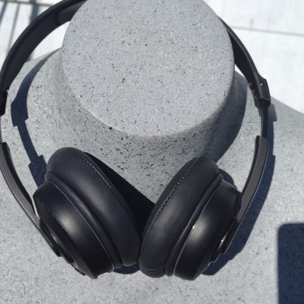 Skullcandy Cassette Black Wireless Headphones NWOT